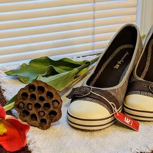 American Eagle Wedges ** Very Sporty **